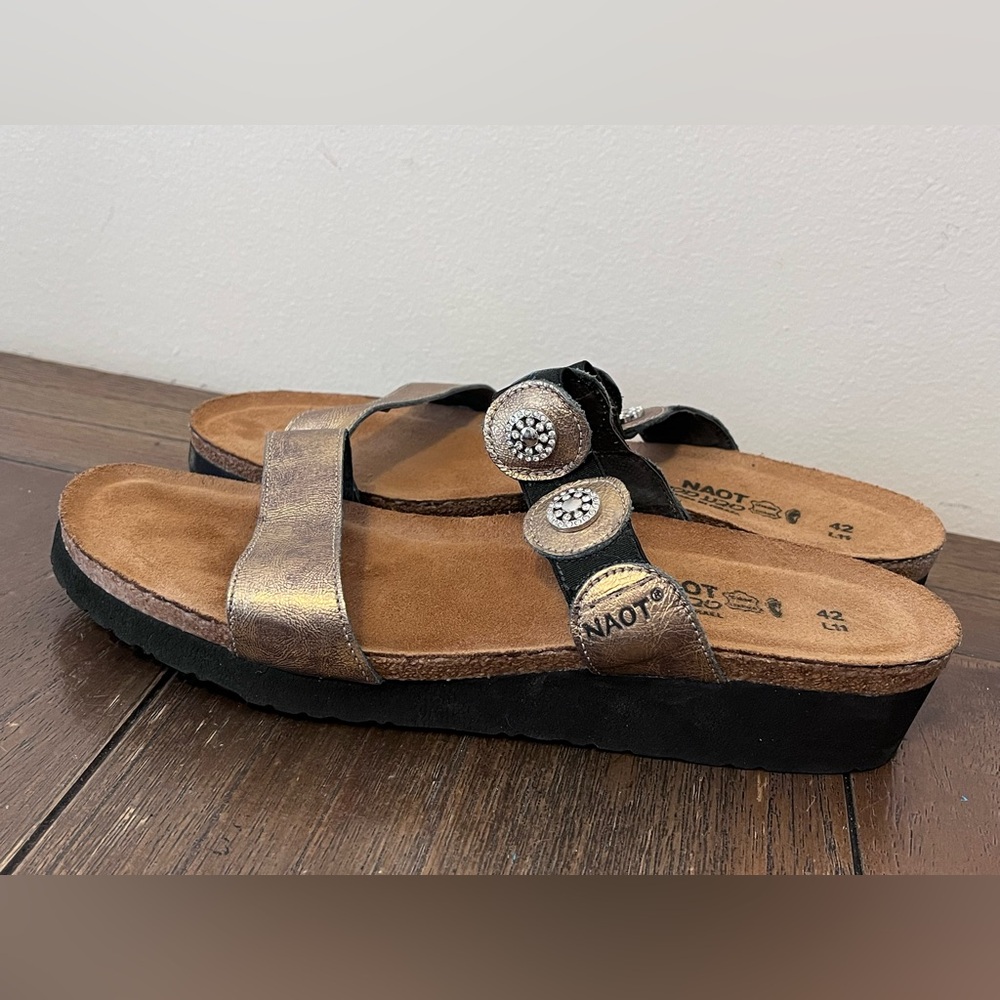Naot Wedge Sandals Womens size 11